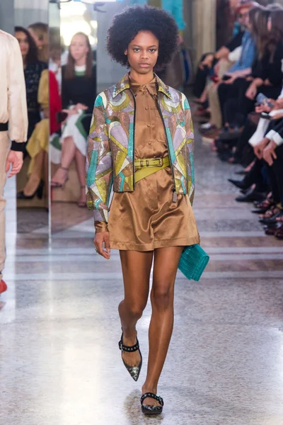 Look 28